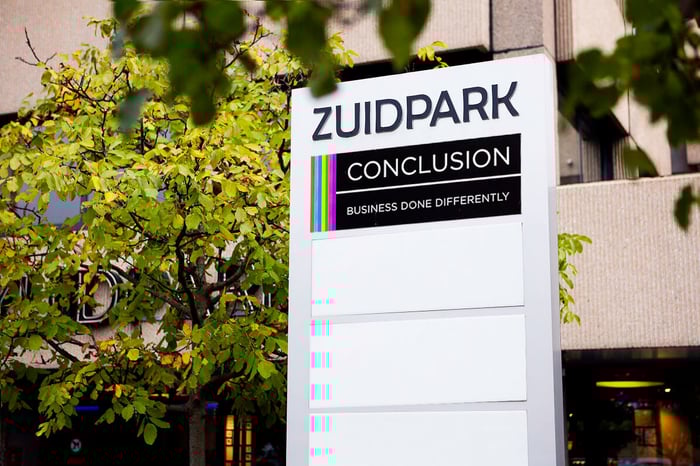 Voorkant van kantoorgebouw van Conclusion.