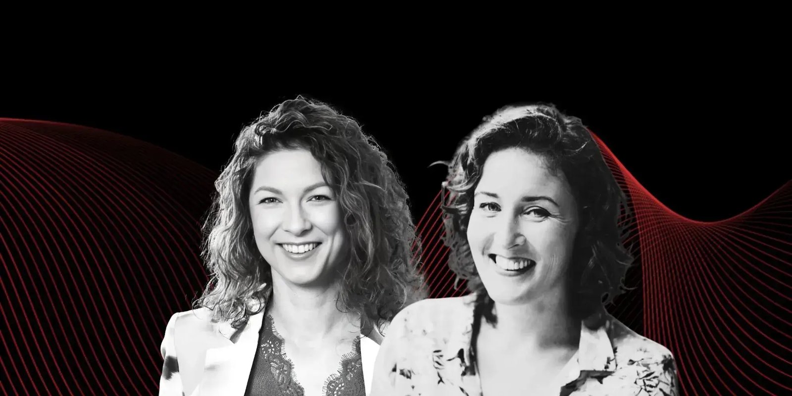 Kelly en Claire lachen