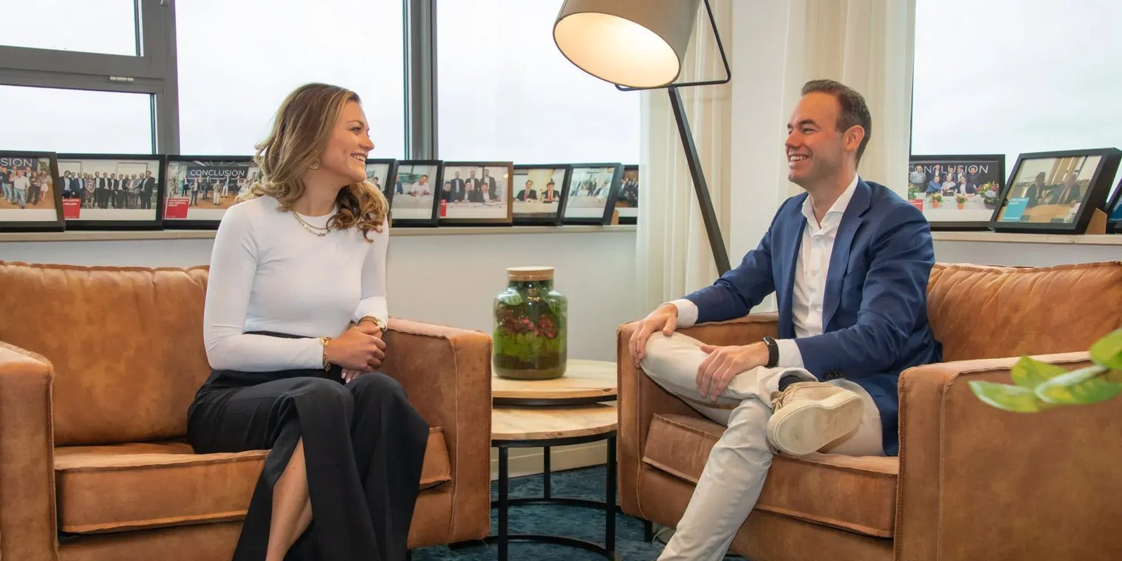 Milou Saraber en Bas van Berkum zijn in gesprek
