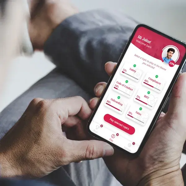 1610010775-bright-alley-case-astellas-powerapp-op-mobiel-07012021