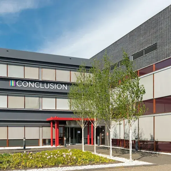 Pand van Conclusion vanaf buiten gezien