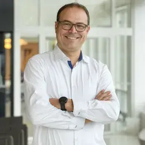 1649753844-suykerbuyk_mario_3x2 (1)