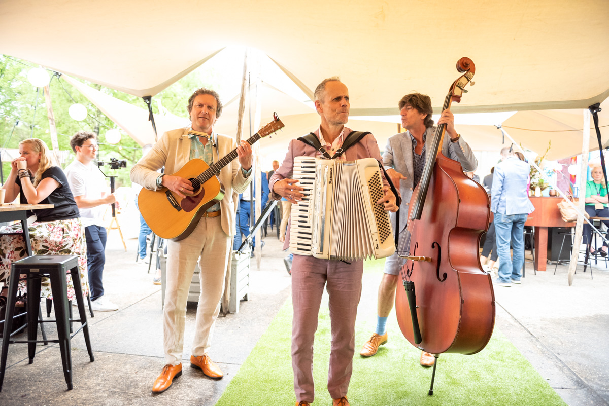 muziekanten op het event