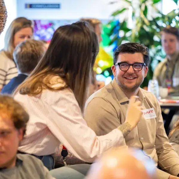 Foto van lachende man