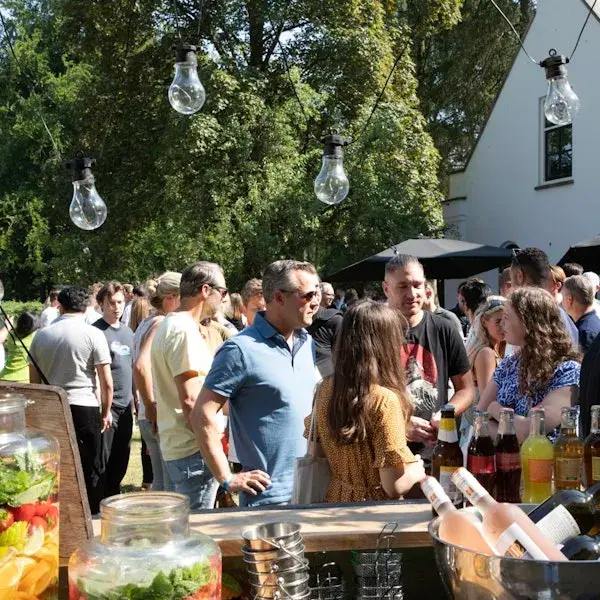 Een bedrijfsfeest in de openlucht