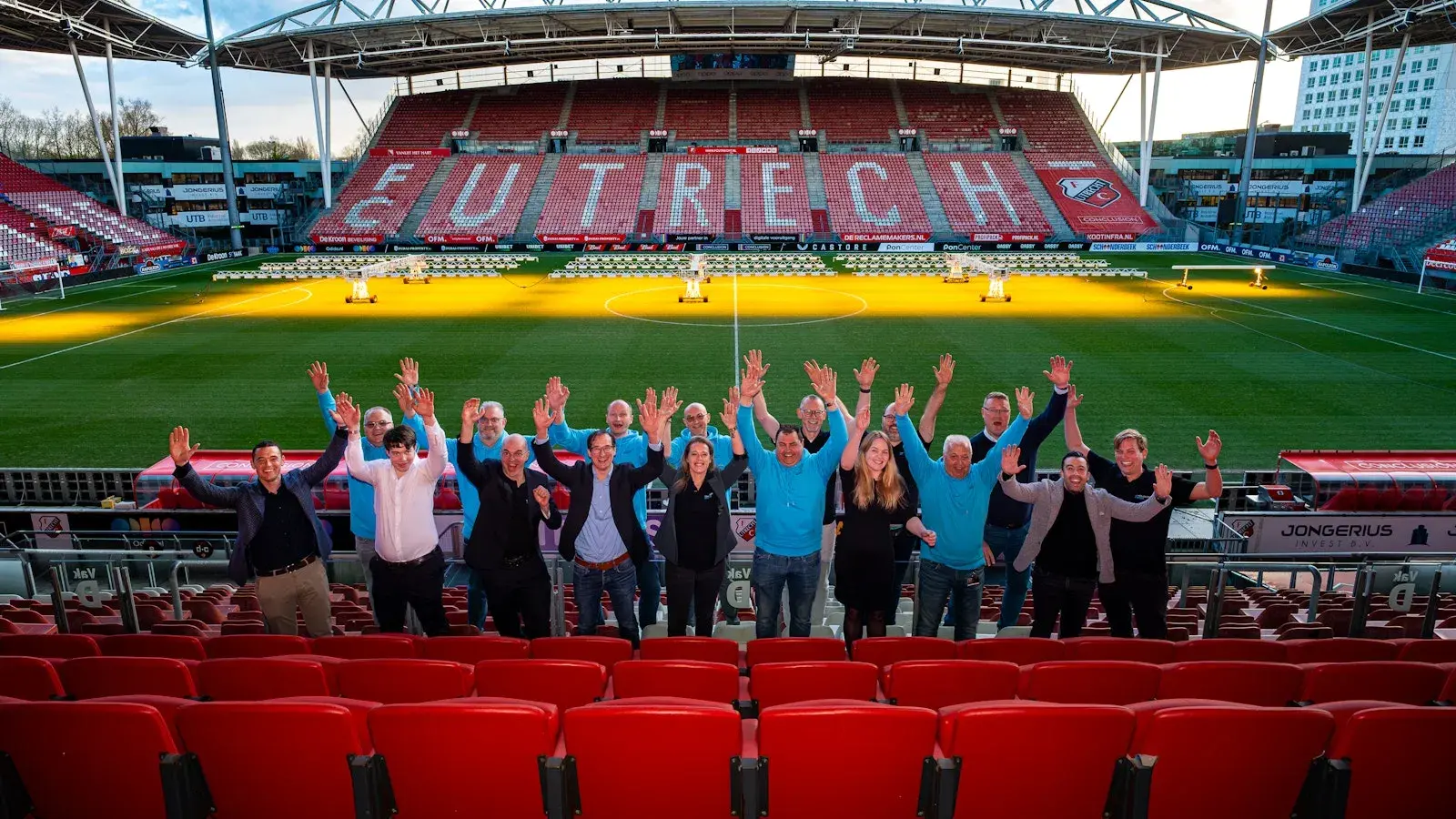 XForce team in voetbalstadion.