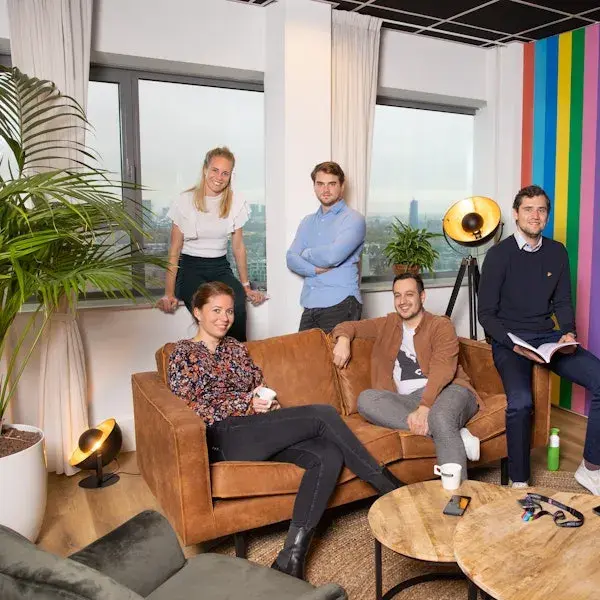 collega's gezellig bij mekaar